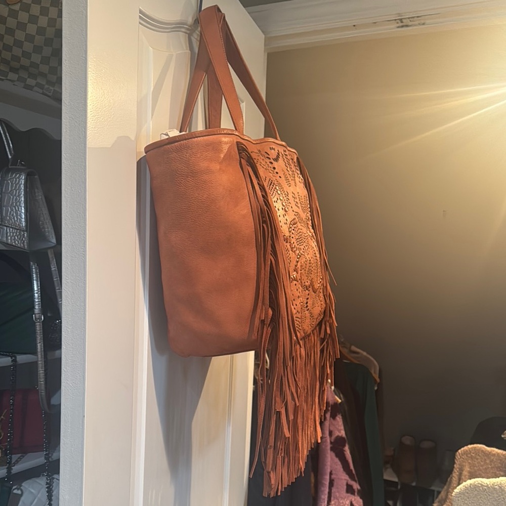 Fringe Leather Tote Bag - Tan - Picture 4 of 5